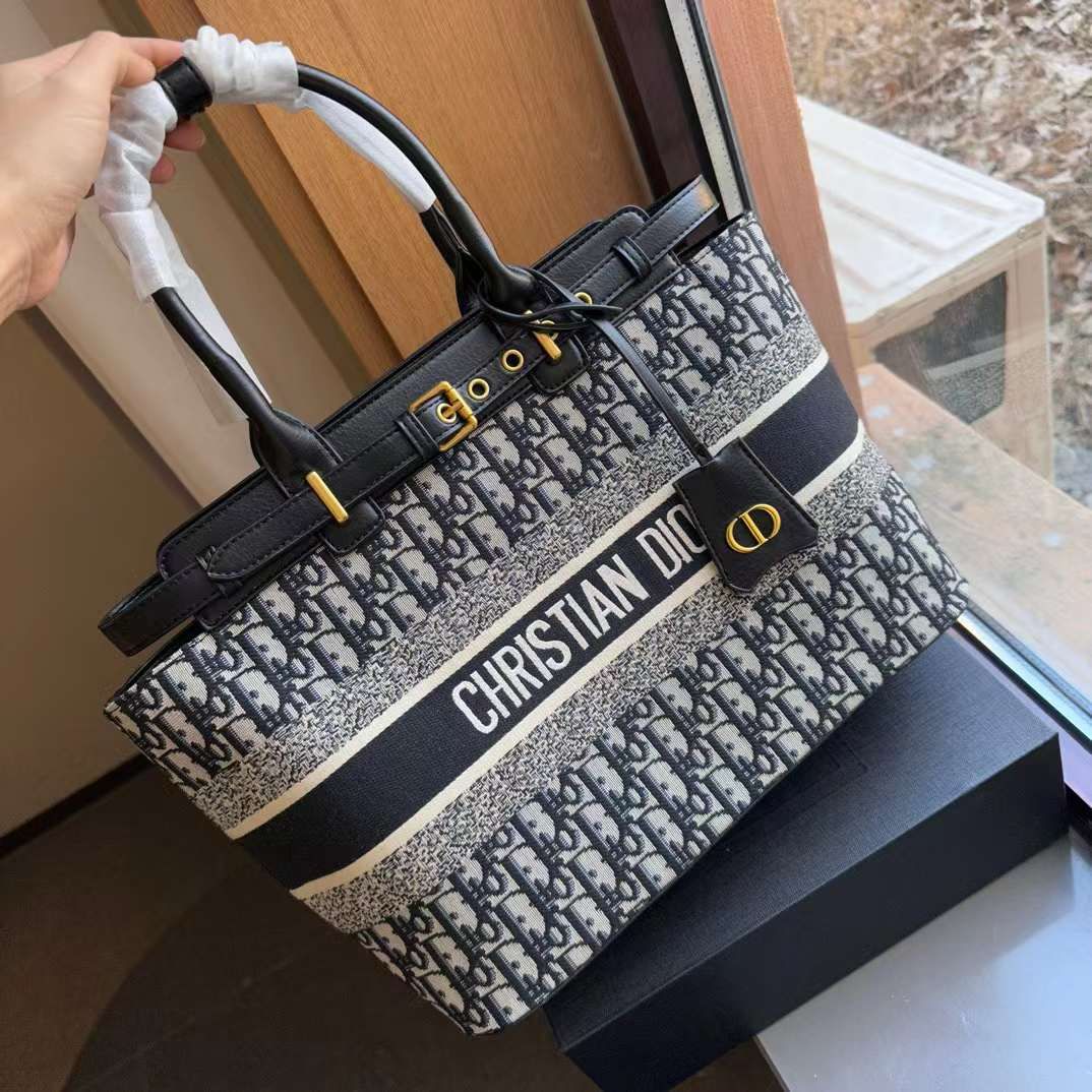 Christian Dior Bag For Women